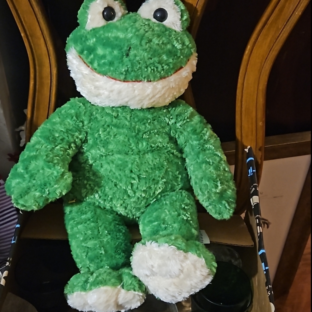 Retired Build a Bear original Vintage Jumbo Frog mint extremly soft Plush
